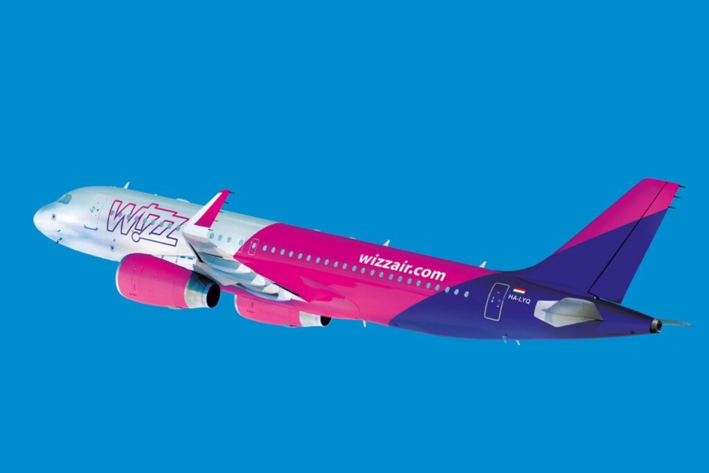 wizz air aircraft cruising